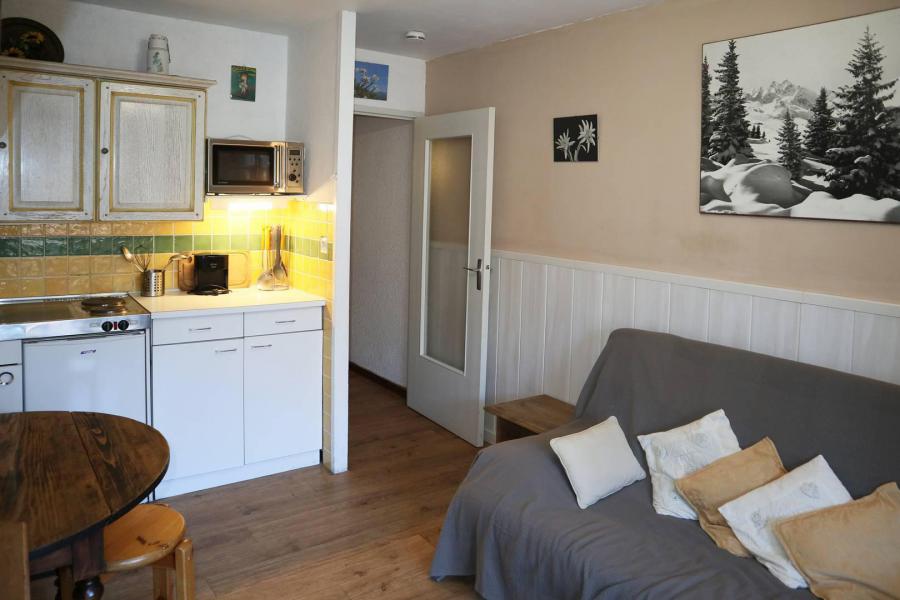 Rent in ski resort Studio sleeping corner 4 people (134) - Résidence les Orrianes des Neiges - Les Orres - Living room