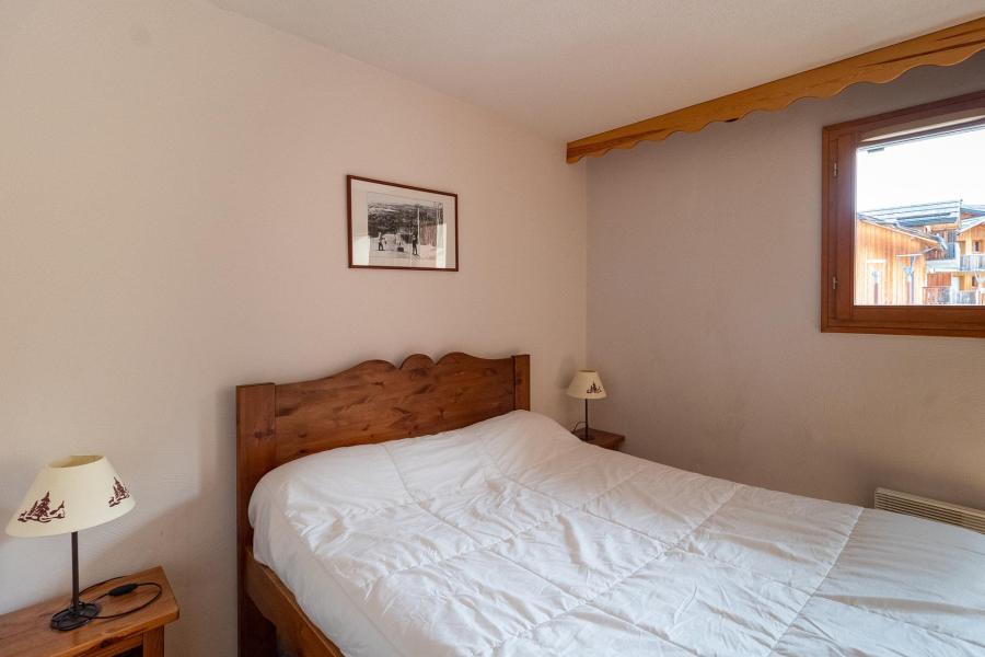 Rent in ski resort 2 room apartment sleeping corner 6 people (2120) - Résidence les Silènes - Les Orres - Bedroom