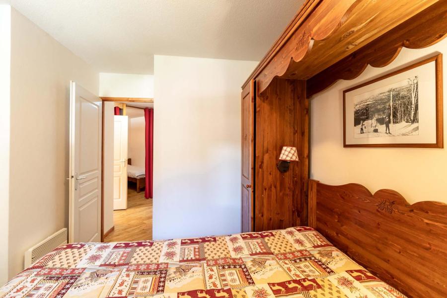 Rent in ski resort 2 room apartment sleeping corner 6 people (2203) - Résidence les Silènes - Les Orres - Bedroom