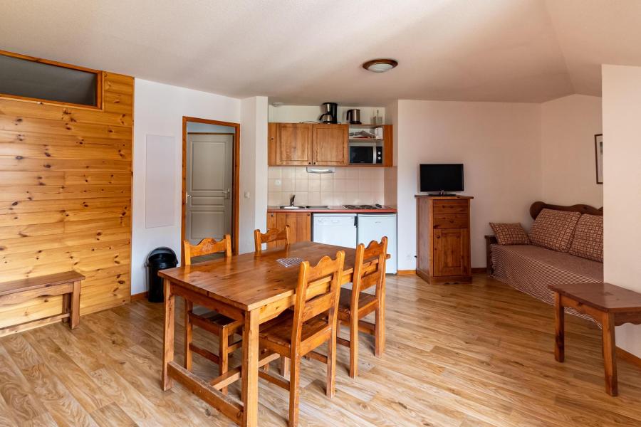 Rent in ski resort 2 room apartment sleeping corner 6 people (2203) - Résidence les Silènes - Les Orres - Living room