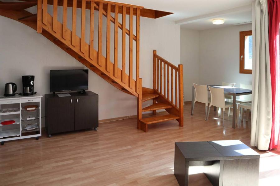 Rent in ski resort 3 room duplex apartment sleeping corner 8 people (854) - Résidence les Terrasses du Soleil d'Or - Les Orres - Living room