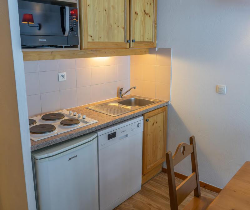 Rent in ski resort 2 room apartment sleeping corner 6 people (MBC606) - Résidence les Valérianes - Les Orres - Kitchen
