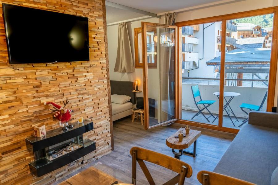 Rent in ski resort 2 room apartment sleeping corner 6 people (MBC612) - Résidence les Valérianes - Les Orres - Living room