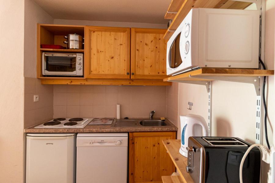 Rent in ski resort 2 room apartment sleeping corner 6 people (MBC705) - Résidence les Valérianes - Les Orres - Kitchen