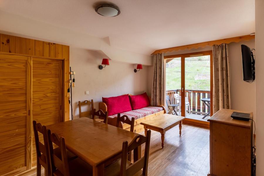 Rent in ski resort 2 room apartment sleeping corner 6 people (MBC705) - Résidence les Valérianes - Les Orres - Living room