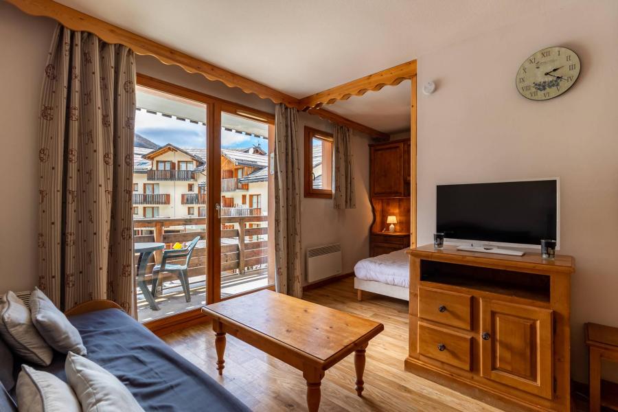 Rent in ski resort 2 room apartment sleeping corner 6 people (MBC709) - Résidence les Valérianes - Les Orres - Living room