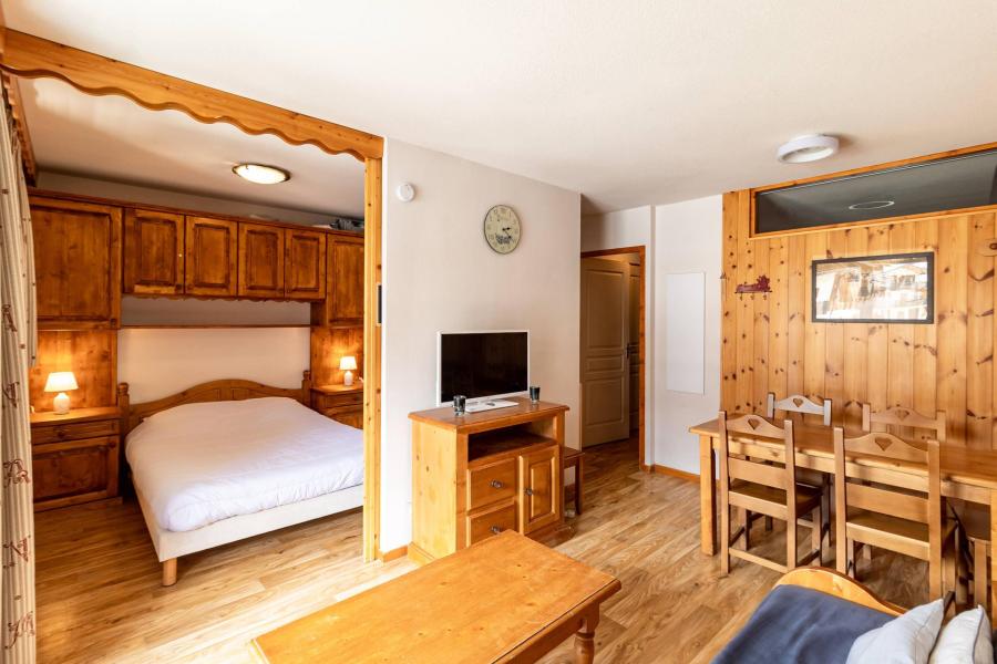 Rent in ski resort 2 room apartment sleeping corner 6 people (MBC709) - Résidence les Valérianes - Les Orres - Living room
