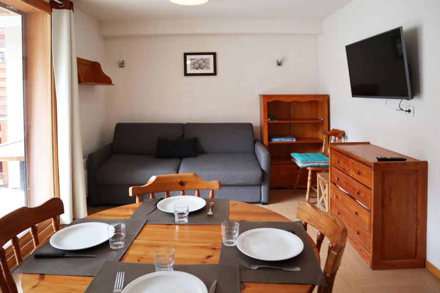 Rent in ski resort Studio 4 people (862) - Résidence Parc des Airelles - Les Orres - Dining area