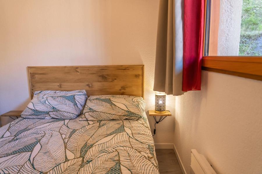 Rent in ski resort 2 room apartment 4 people (2112) - Résidence Terrasses du Soleil d'Or - Les Orres - Bedroom