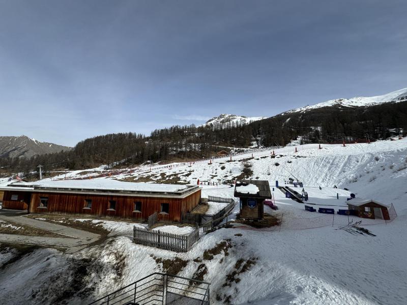 Ski verhuur Studio bergnis 4 personen (2105) - Résidence Terrasses du Soleil d'Or - Les Orres - Buiten winter
