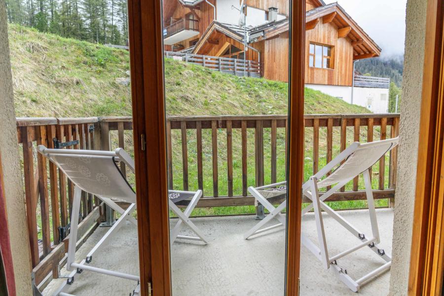 Rent in ski resort Studio sleeping corner 4 people (3110) - Résidence Terrasses du Soleil d'Or - Les Orres - Balcony