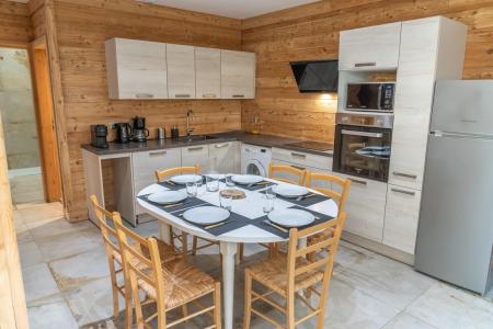 Rent in ski resort Chalet Pramouton - Les Orres - Kitchen