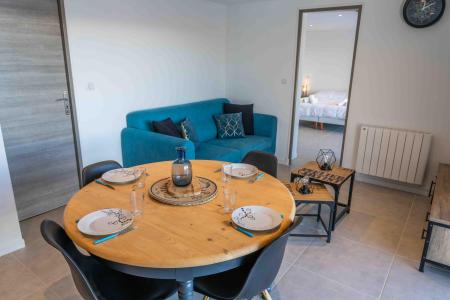 Rent in ski resort Chalet Pramouton - Les Orres - Living room