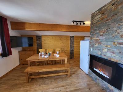 Rent in ski resort 2 room duplex apartment cabin 6 people (104) - Chalets de Bois Méan A - Les Orres - Living room