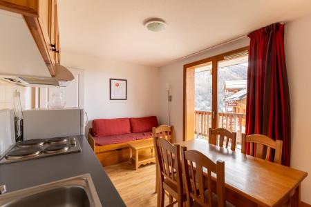 Alquiler al esquí Apartamento cabina 2 piezas para 6 personas (C103) - Chalets de Bois Méan C - Les Orres - Estancia