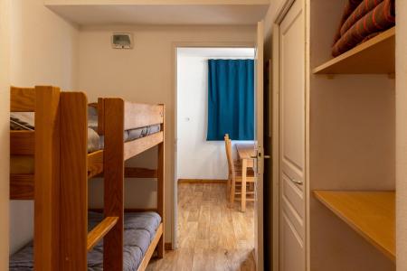 Rent in ski resort 3 room apartment sleeping corner 6 people (D803) - Chalets de Bois Méan D - Les Orres - Bedroom