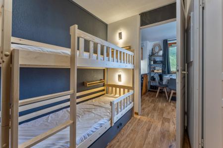 Rent in ski resort 3 room apartment sleeping corner 8 people (102) - Chalets de Bois Méan D - Les Orres - Bedroom