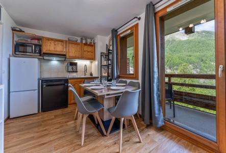 Аренда на лыжном курорте Апартаменты 3 комнат 8 чел. (102) - Chalets de Bois Méan D - Les Orres - Салон