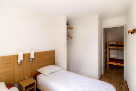 Rent in ski resort 3 room apartment sleeping corner 8 people (D103) - Chalets de Bois Méan D - Les Orres - Bedroom