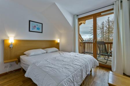 Rent in ski resort 3 room duplex apartment sleeping corner 8 people (D502) - Chalets de Bois Méan D - Les Orres - Bedroom