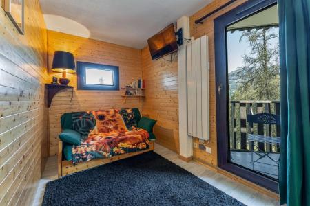 Rent in ski resort 2 room apartment sleeping corner 6 people (52) - La Résidence l'Oustal - Les Orres - Living room