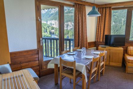 Rent in ski resort 2 room apartment 5 people (B1006) - La Résidence le Belvédère - Les Orres - Living room