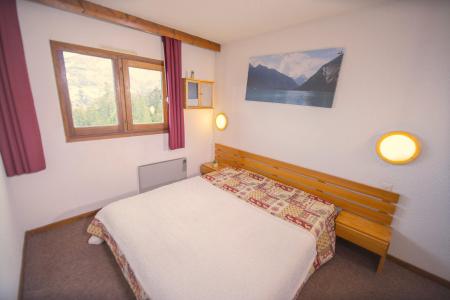 Rent in ski resort 2 room apartment sleeping corner 6 people (B1001) - La Résidence le Belvédère - Les Orres - Bedroom