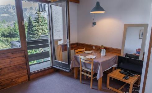 Rent in ski resort Studio 2 people (B816) - La Résidence le Belvédère - Les Orres - Living room