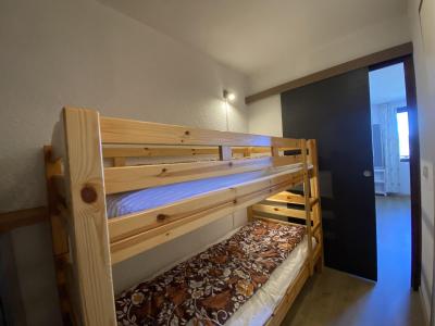 Rent in ski resort Studio cabin 4 people (510) - La Résidence le Cairn - Les Orres - Bedroom