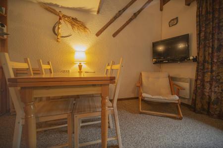 Rent in ski resort Studio mezzanine 6 people (409) - La Résidence le Pouzenc - Les Orres - Living room