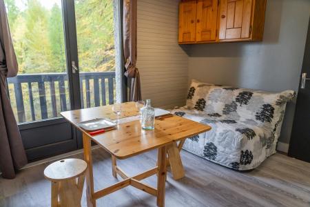 Rent in ski resort Studio 2 people (412) - La Résidence les Ecrins - Les Orres - Living room