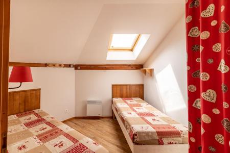 Rent in ski resort 2 room apartment sleeping corner 6 people (MBB307) - La Résidence les Eglantines - Les Orres - Bedroom