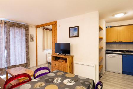 Rent in ski resort 2 room apartment sleeping corner 4 people (04) - Le Parc des Airelles - Les Orres - Living room