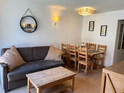 Rent in ski resort 2 room apartment sleeping corner 6 people (019) - Le Parc des Airelles - Les Orres - Living room