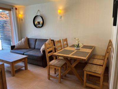 Rent in ski resort 2 room apartment sleeping corner 6 people (019) - Le Parc des Airelles - Les Orres - Living room