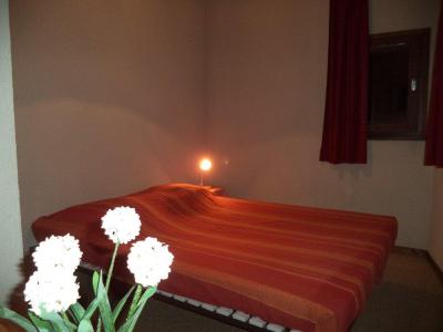 Rent in ski resort 2 room apartment sleeping corner 6 people (301) - Résidence Cairn - Les Orres - Bedroom