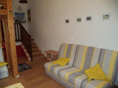 Rent in ski resort Studio sleeping corner 6 people (02) - Résidence l'Oustal - Les Orres - Living room