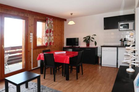 Rent in ski resort 2 room apartment 4 people (1022) - Résidence la Combe d'Or - Les Orres - Living room