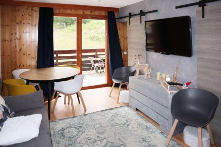 Rent in ski resort 2 room apartment 6 people (1052) - Résidence la Combe d'Or - Les Orres - Living room