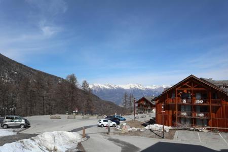 Rent in ski resort 2 room apartment 4 people (1001) - Résidence la Combe d'Or - Les Orres - Winter outside