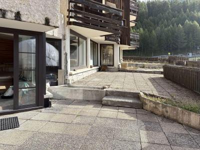 Rent in ski resort  (ALPES) - Résidence Le 1650 - Les Orres - Terrace