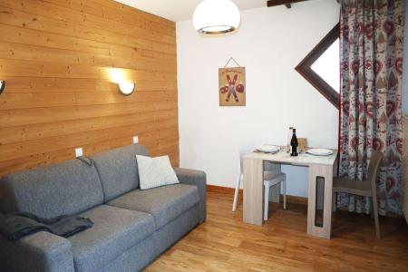 Rent in ski resort RESIDENCE LE 1650 - Les Orres - Living room