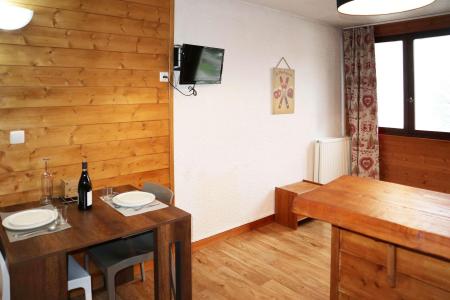 Rent in ski resort Studio 2 people (104) - RESIDENCE LE 1650 - Les Orres - Living room