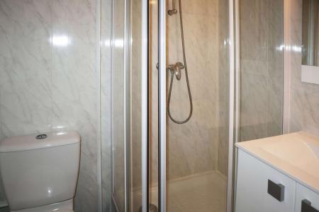 Rent in ski resort Studio 2 people (406) - RESIDENCE LE 1650 - Les Orres - Shower room