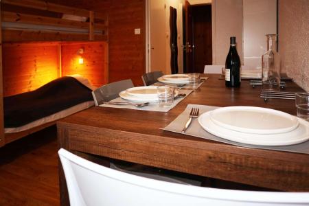 Rent in ski resort Studio sleeping corner 4 people (103) - RESIDENCE LE 1650 - Les Orres - Living room