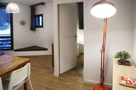 Rent in ski resort Studio cabin 4 people (87) - Résidence le Boussolenc - Les Orres - Living room