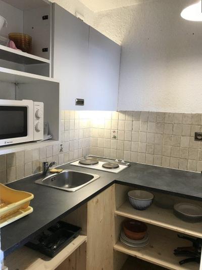 Rent in ski resort 2 room apartment sleeping corner 6 people (0511) - Résidence le Cairn - Les Orres - Kitchen