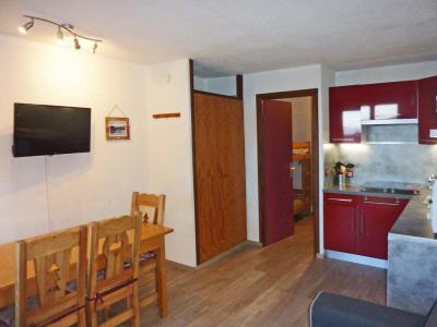 Rent in ski resort Studio sleeping corner 6 people (272) - Résidence le Cairn - Les Orres - Living room