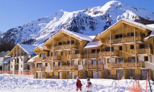 Location au ski Résidence Le Parc des Airelles *** - MH - Les Orres - Extérieur hiver