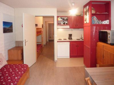 Rent in ski resort 2 room apartment sleeping corner 6 people (433) - Résidence le Perescuelle - Les Orres - Living room